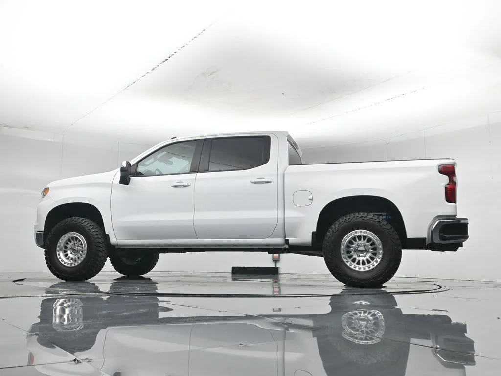 Used 2023 White Chevrolet LT image 55