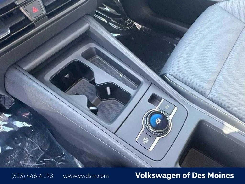 New 2026 Pure White Volkswagen SE image 15
