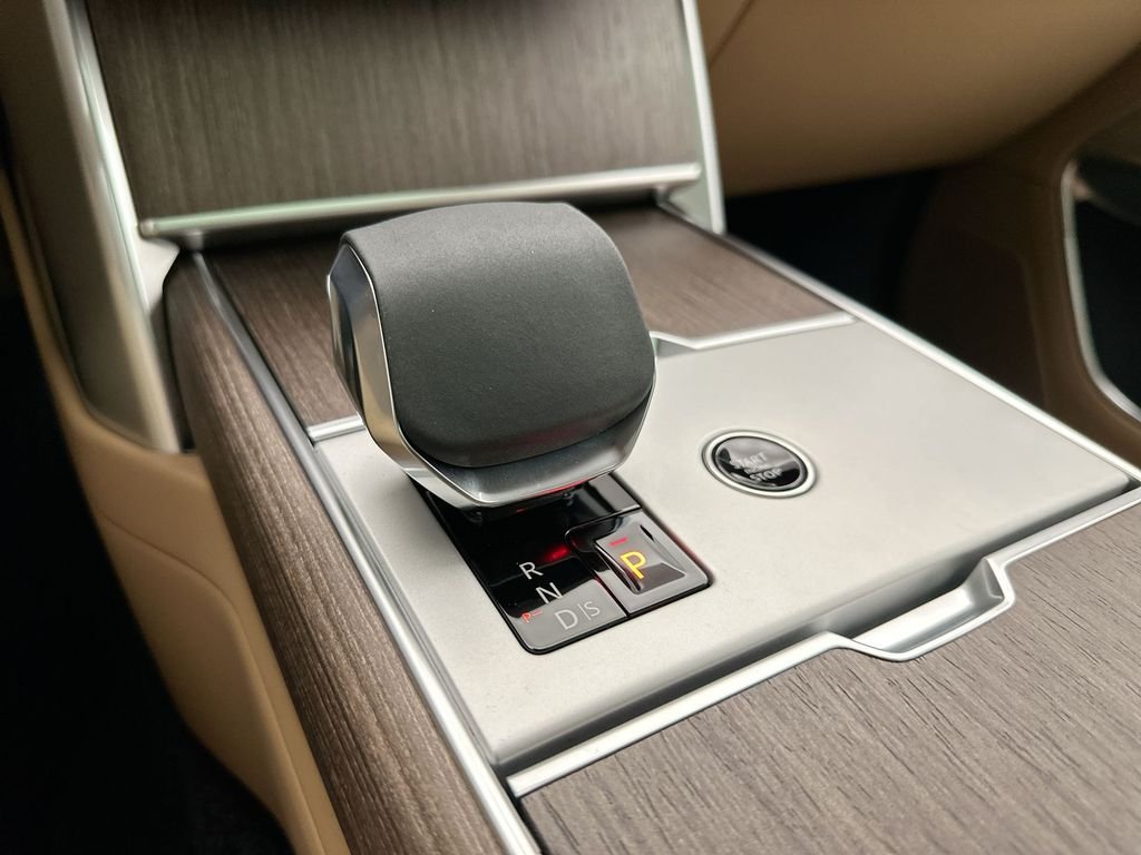 New 2026 Santorini Black Land Rover SE image 20