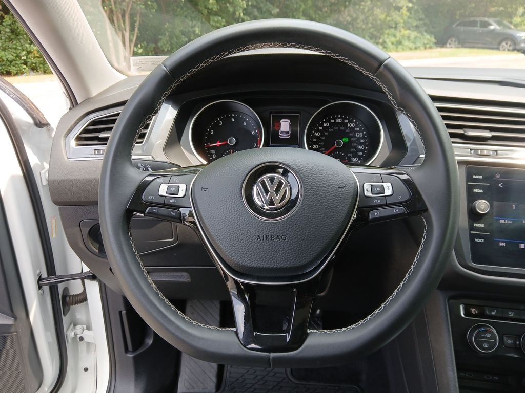 Used 2021 White Volkswagen  image 20
