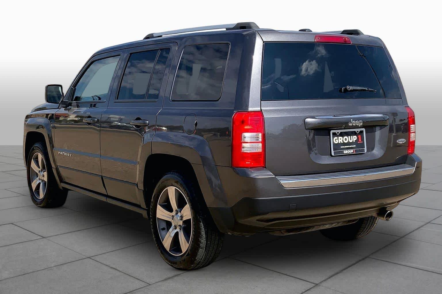 Used 2016 Granite Crystal Metallic Clearcoat Jeep High Altitude Edition image 10