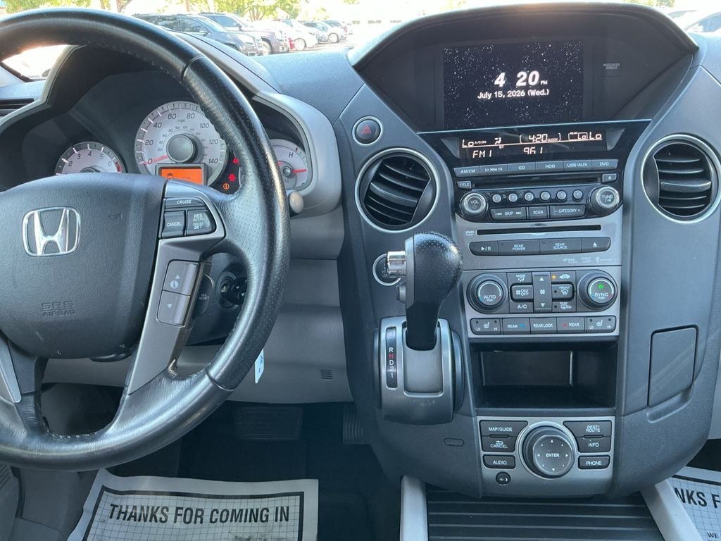 Used 2013 White Honda Touring image 18