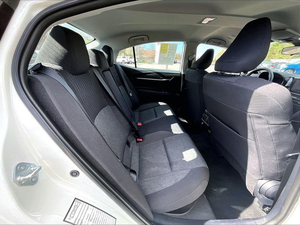 Used 2025 White Toyota LE image 16
