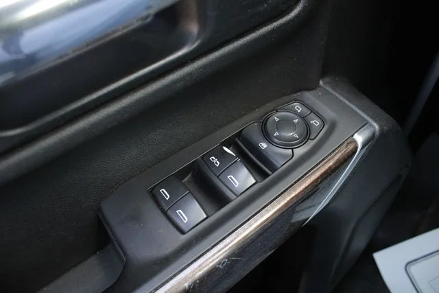 Used 2020 Silver Chevrolet LT image 7