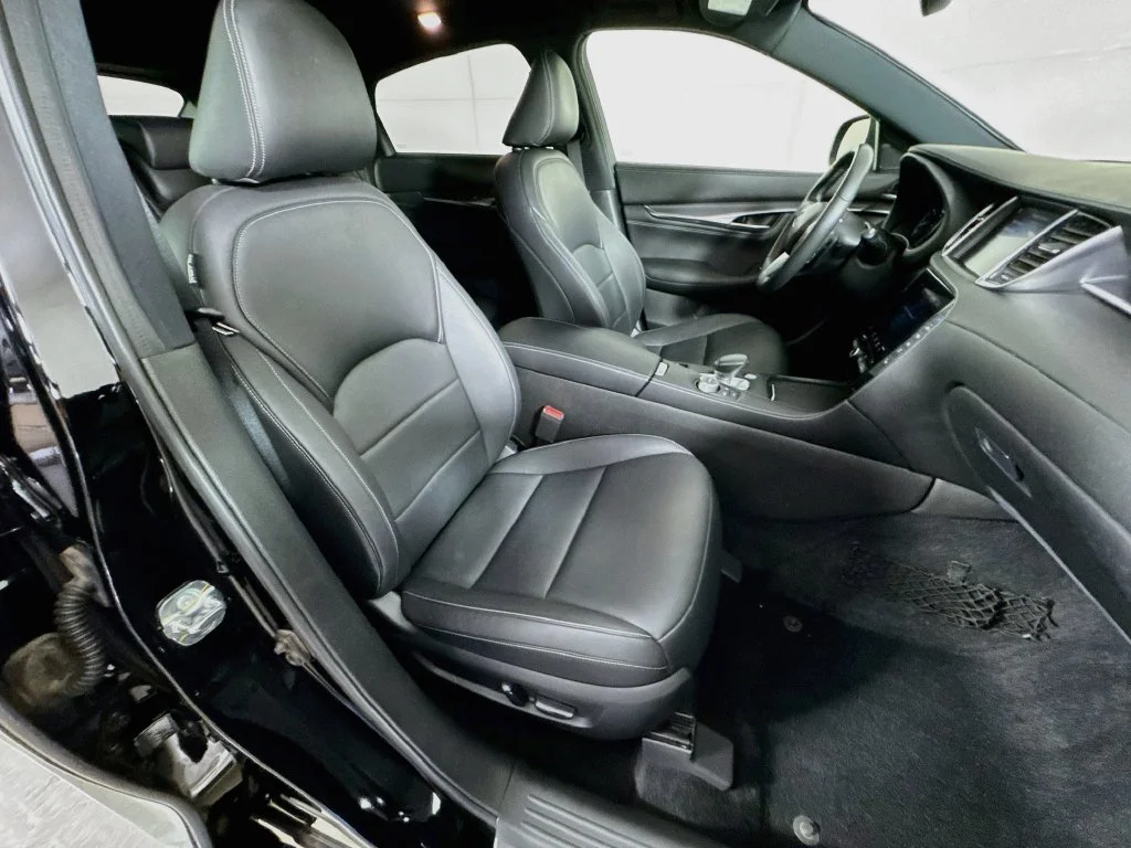 Certified Used 2022 Black INFINITI LUXE image 38
