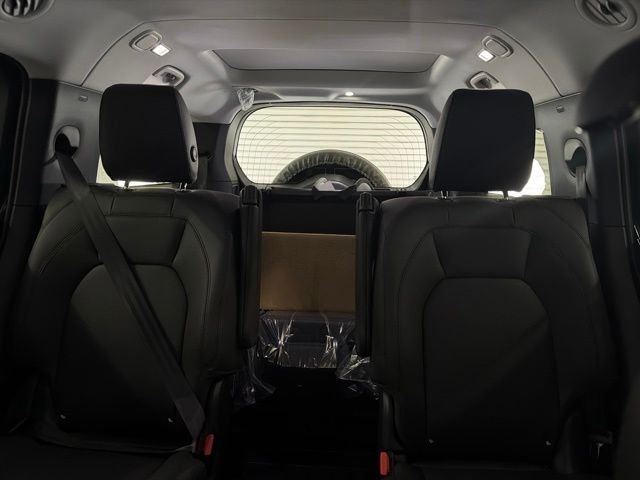 New 2026 Santorini Black Land Rover S image 12