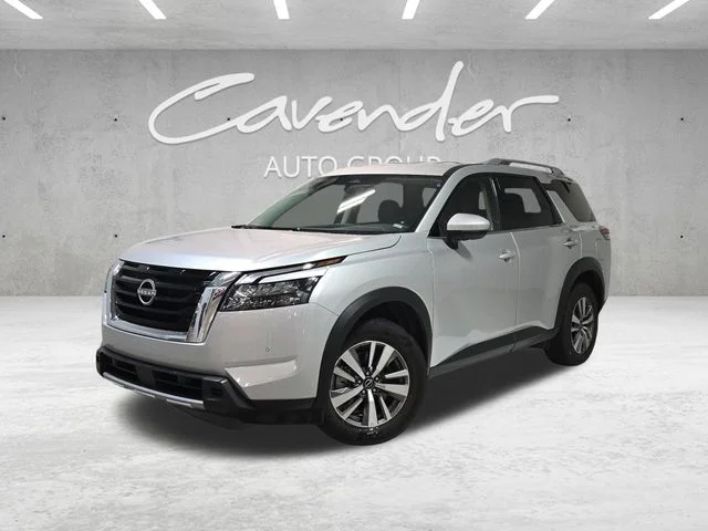 2025 Nissan Pathfinder SL 4WD's photo