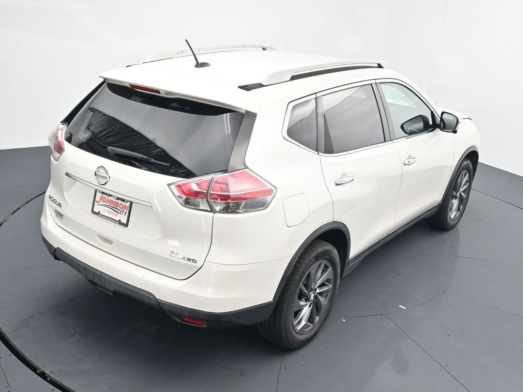 Used 2016 White Nissan SL image 30