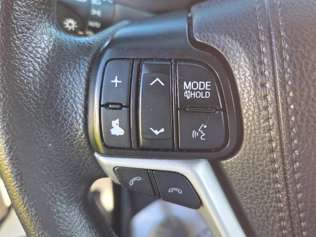 Used 2019 White Toyota LE image 26