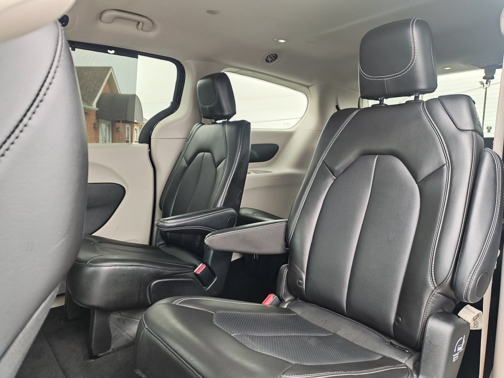 Used 2024 Black Chrysler Touring L image 14