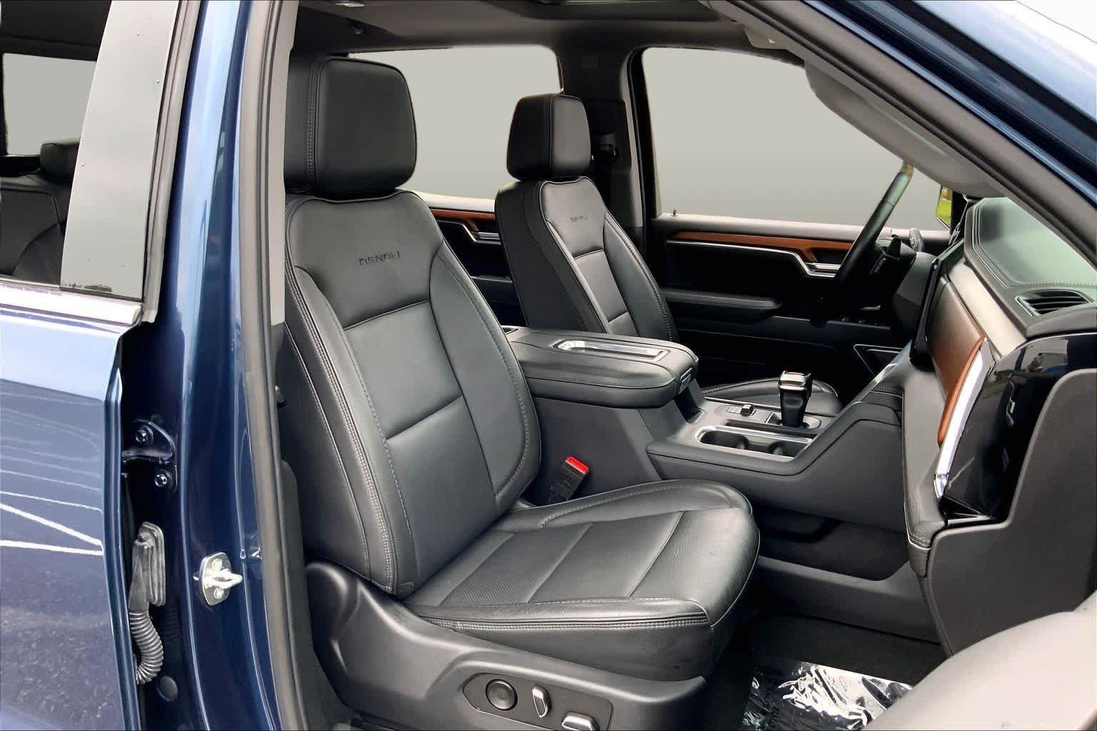 Used 2022 Pacific Blue Metallic GMC Denali image 8