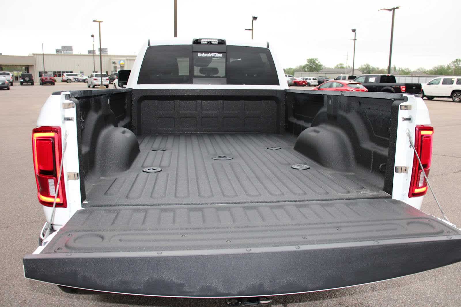 2025 RAM 3500 Tradesman - Photo 10