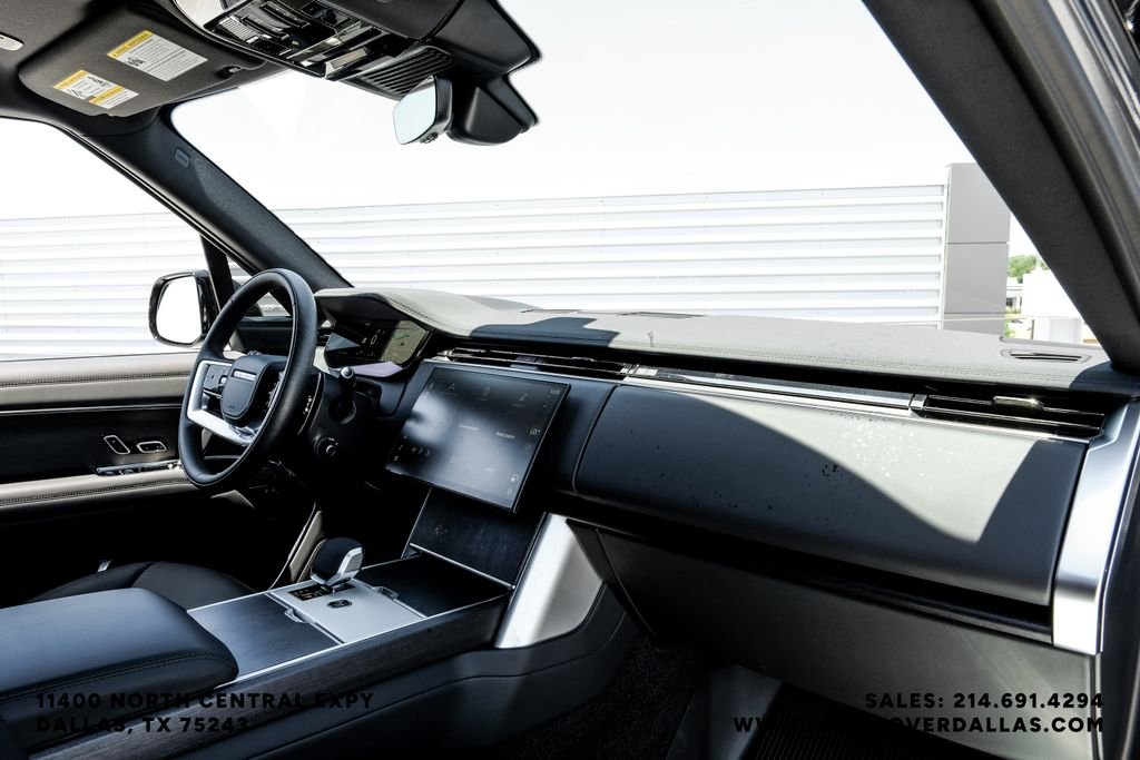 New 2026 Carpathian Gray Land Rover SE image 11