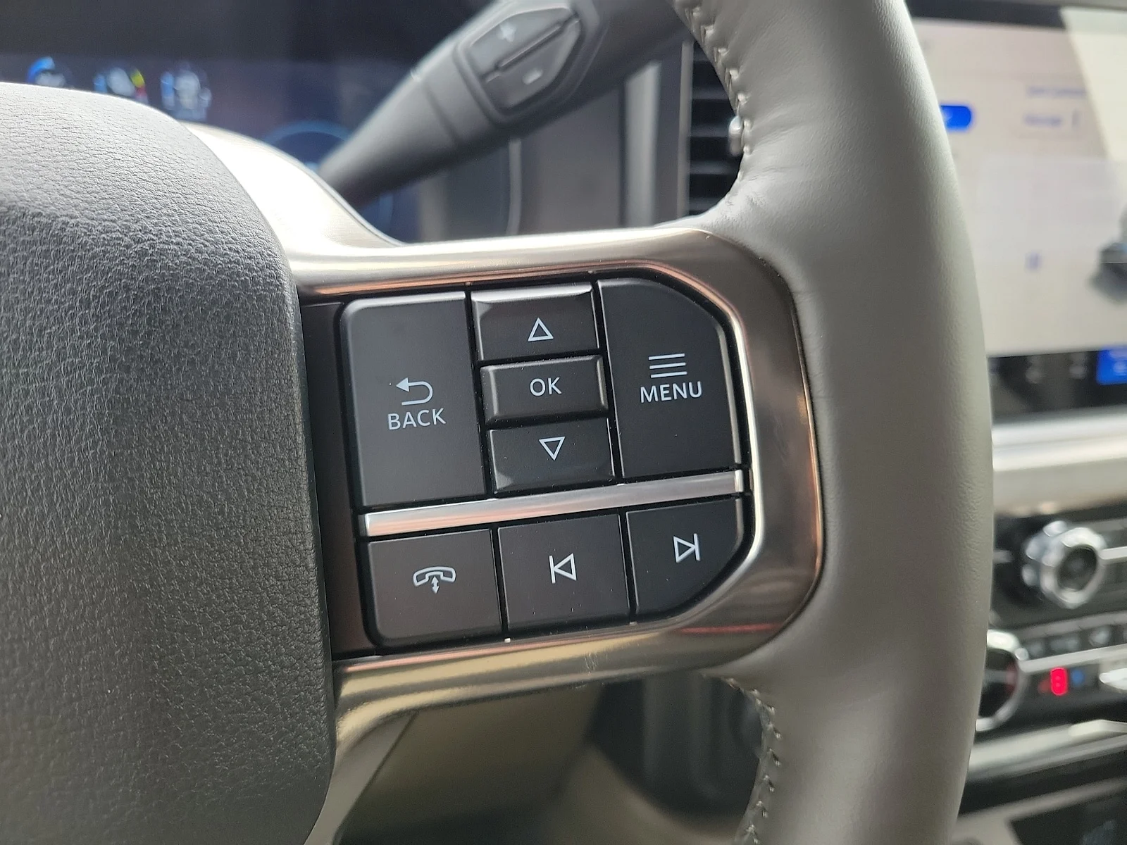 New 2026 Glacier Gray Metallic Tri-Coat Ford F-450&reg; Platinum&reg; image 19