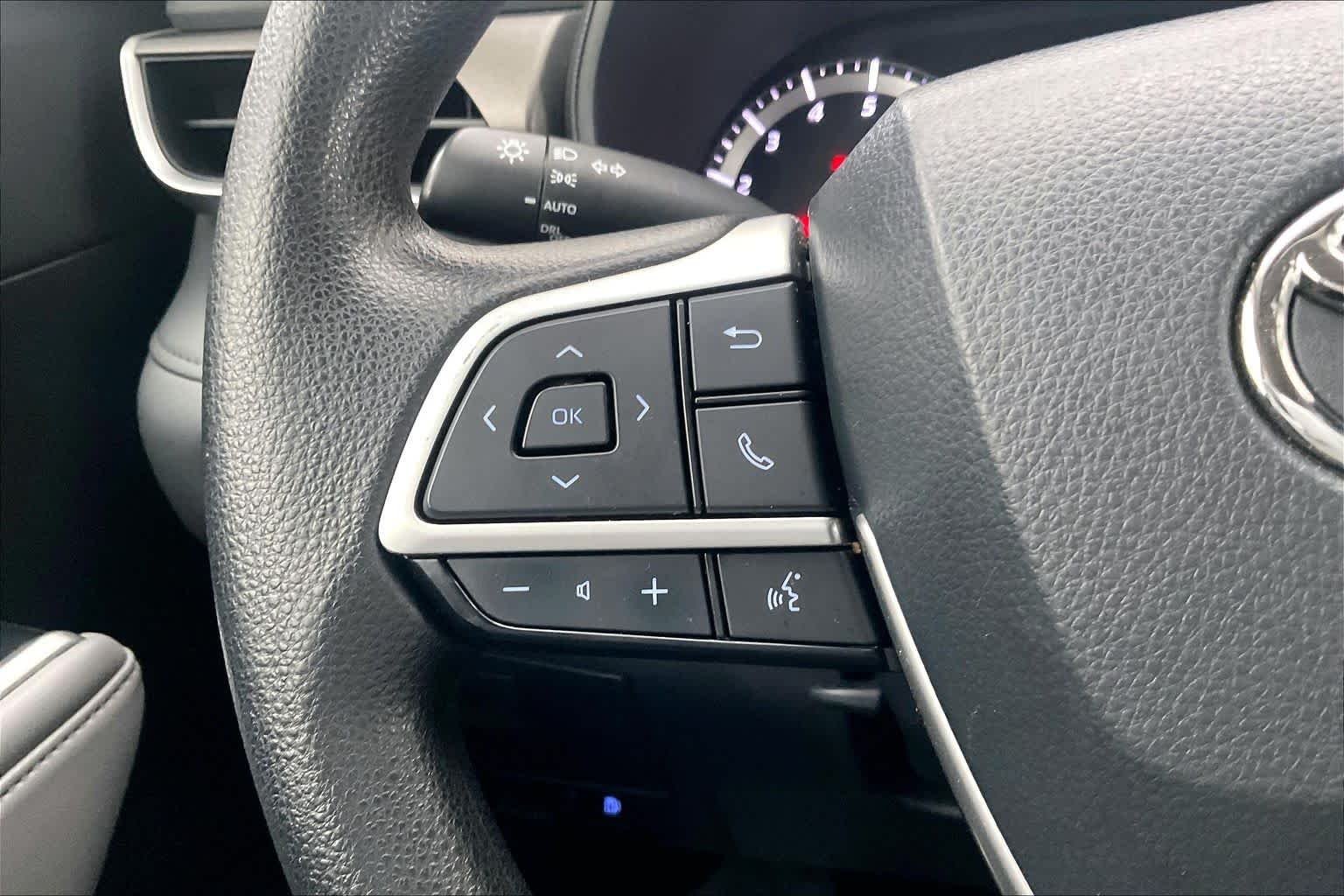 2022 Toyota Highlander L - Photo 24