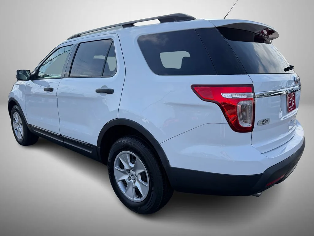 Used 2014 White Ford Base image 4