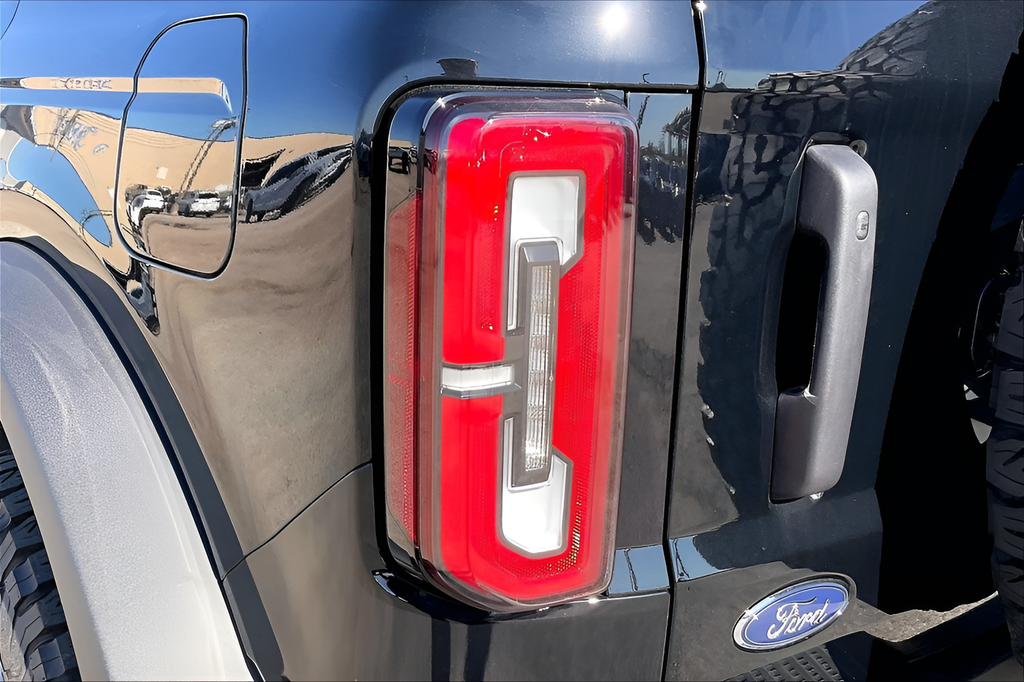 New 2025 Shadow Black Ford Badlands image 21