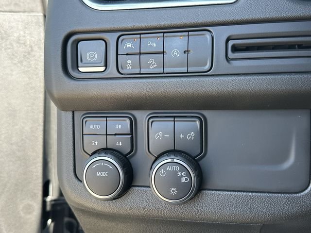 Used 2023 Gray Chevrolet Z71 image 22