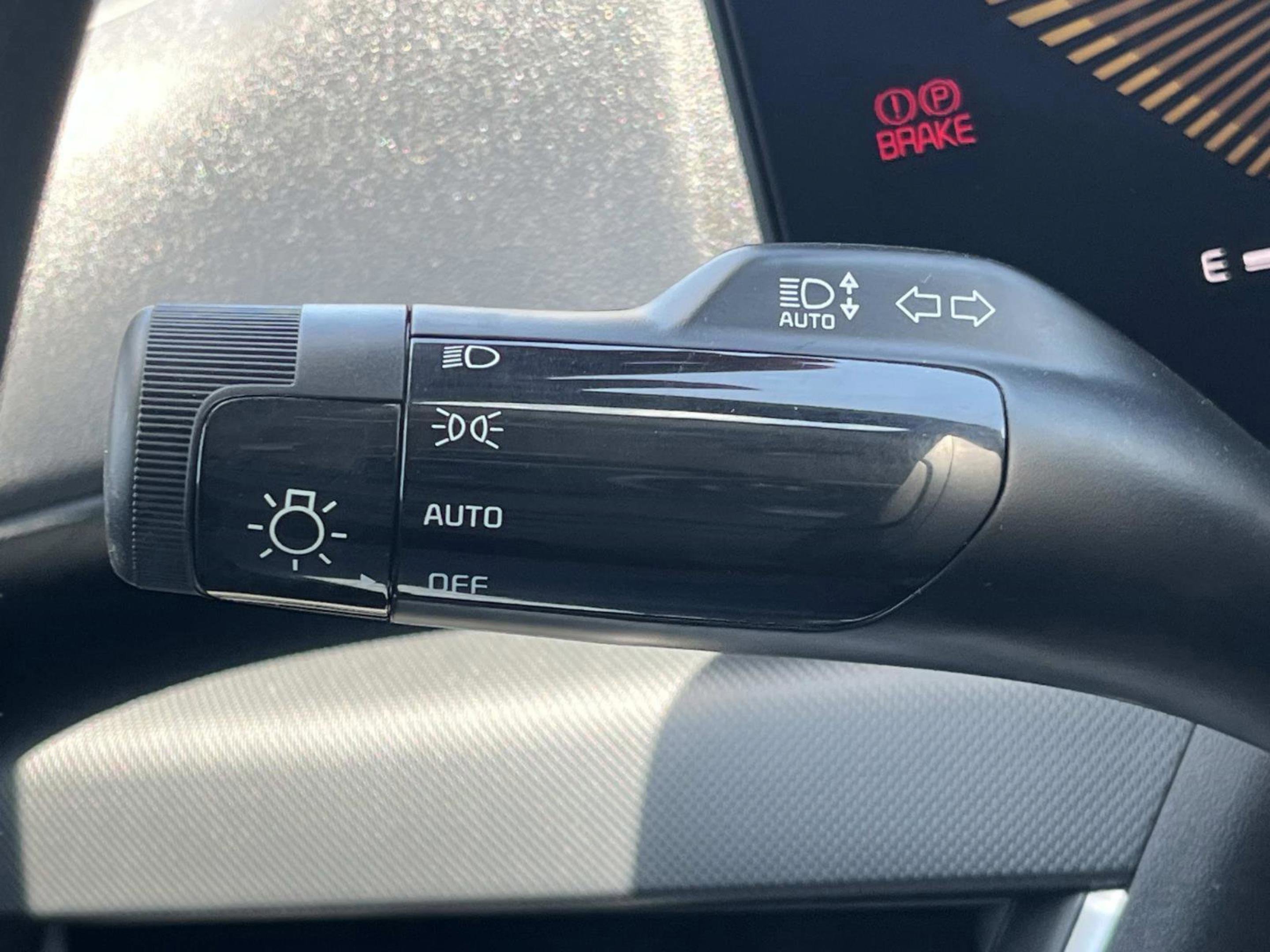 New 2026 Snow White Pearl Kia LX image 29