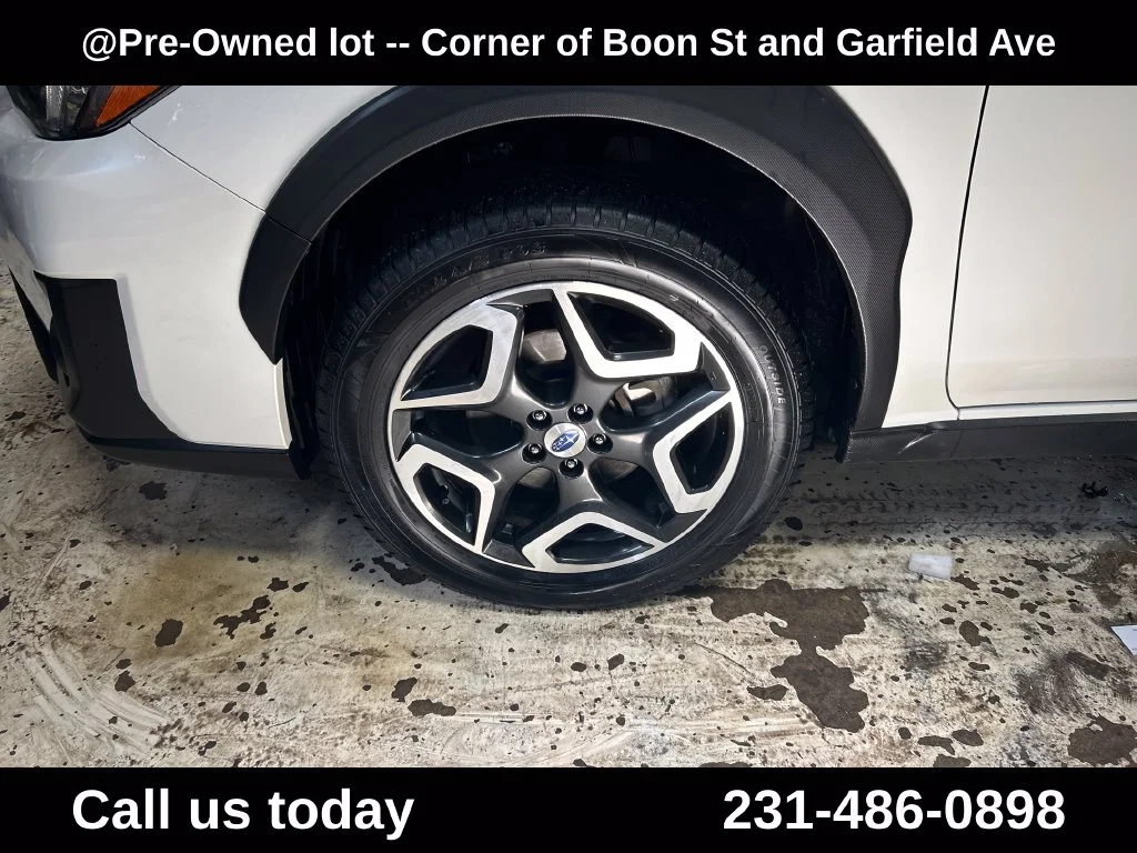 Used 2018 White Subaru 2.0i Limited image 12