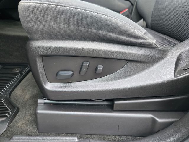 Used 2018 White Chevrolet LT image 12