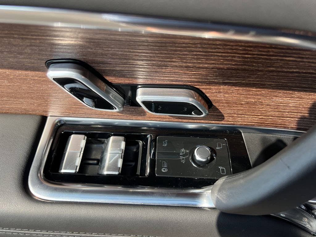 Used 2025 Gold Land Rover SE image 13