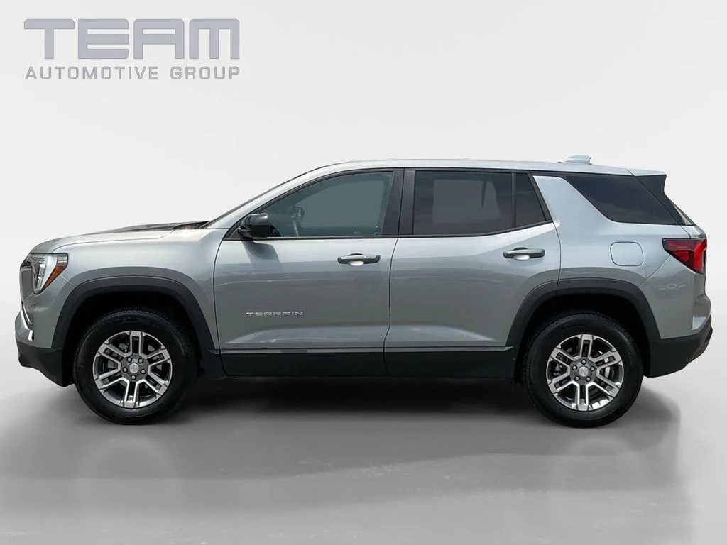 Used 2025 Silver GMC Elevation image 4