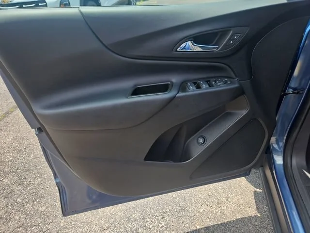 Used 2024 Lakeshore Blue Metallic Chevrolet LT image 10