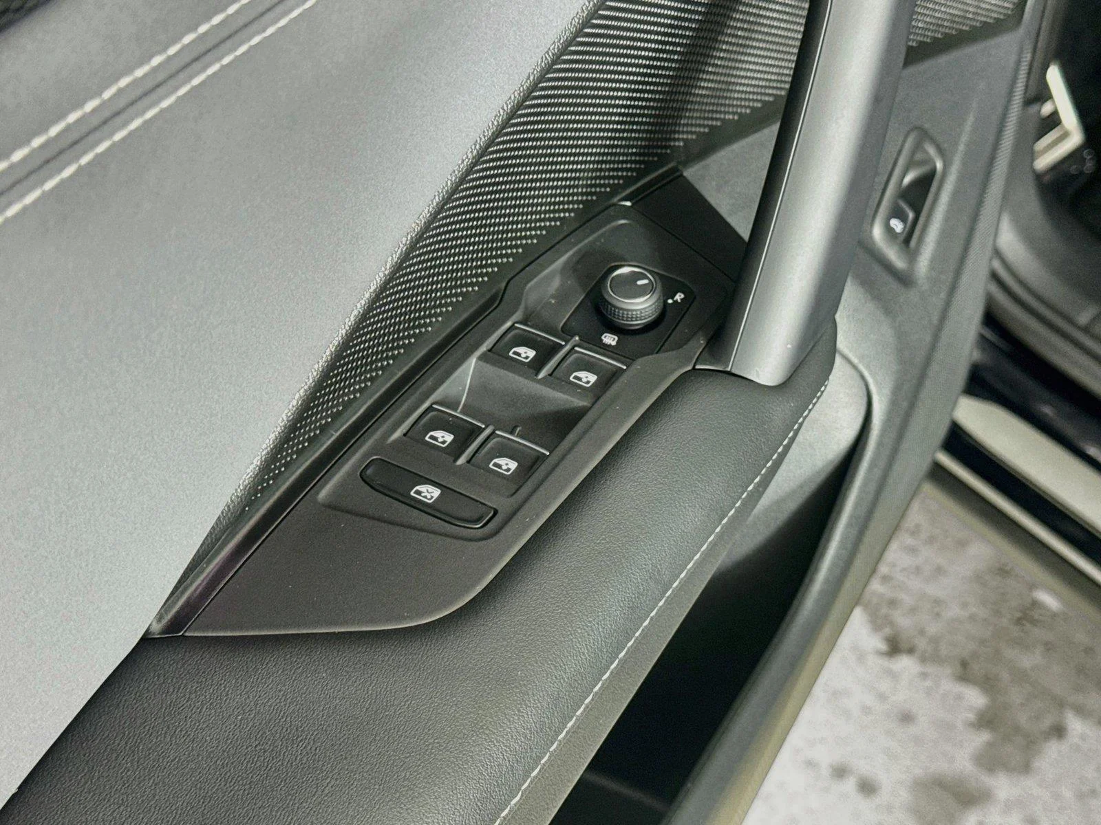 New 2026 Deep Black Pearl Volkswagen SE R-Line Black image 17