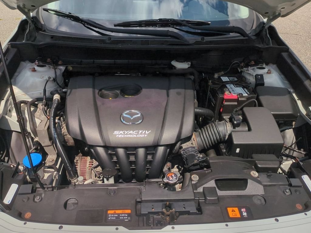 Used 2016 White Mazda Touring image 30