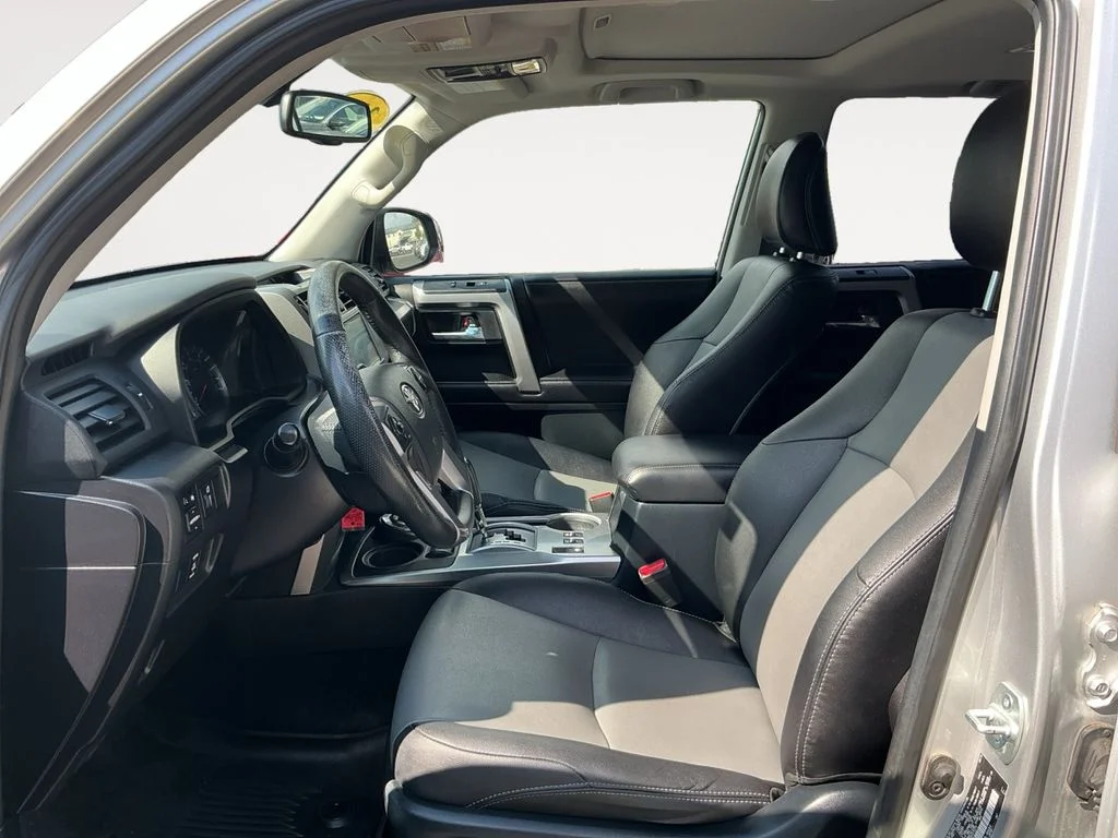 Used 2016 Silver Toyota SR5 Premium image 11
