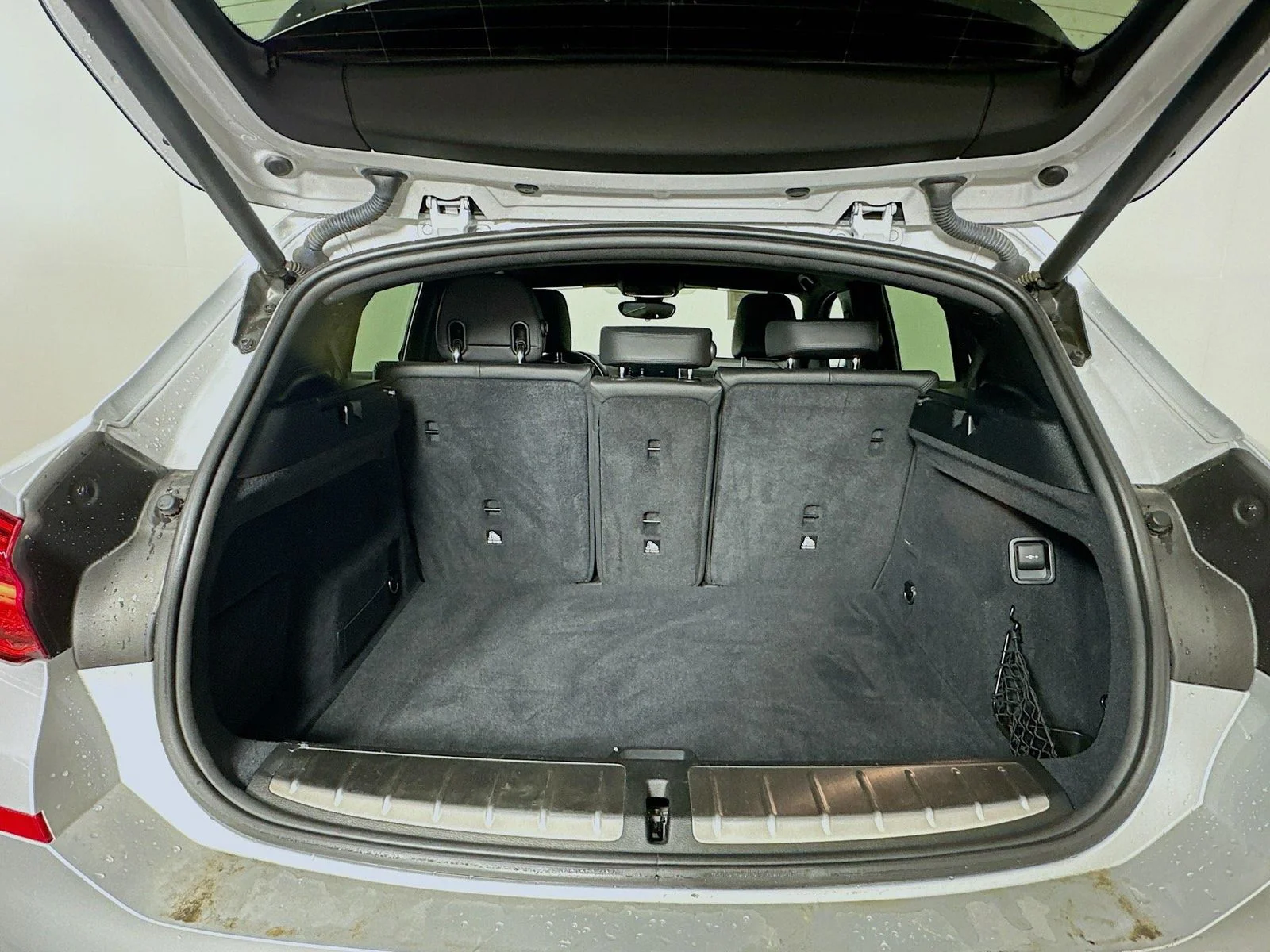 Used 2020 Glacier Silver Metallic BMW sDrive28i image 28
