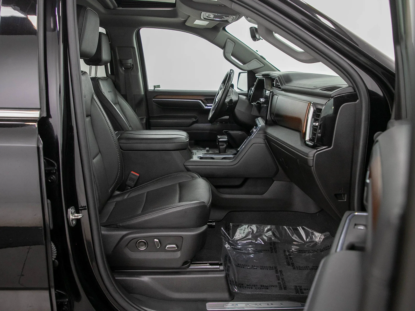 Used 2024 Onyx Black GMC Denali image 11