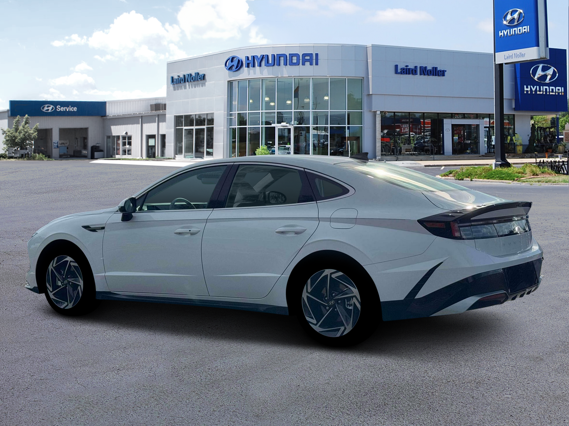 View vehicle photo 4