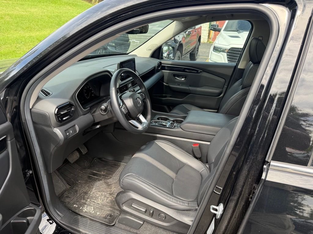 Used 2025 Black Honda Touring image 10