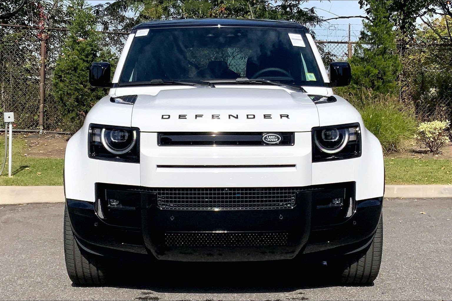 New 2026 Fuji White Land Rover X-Dynamic SE image 3
