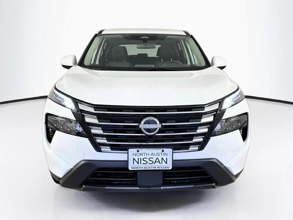 Used 2025 White Nissan SV image 2