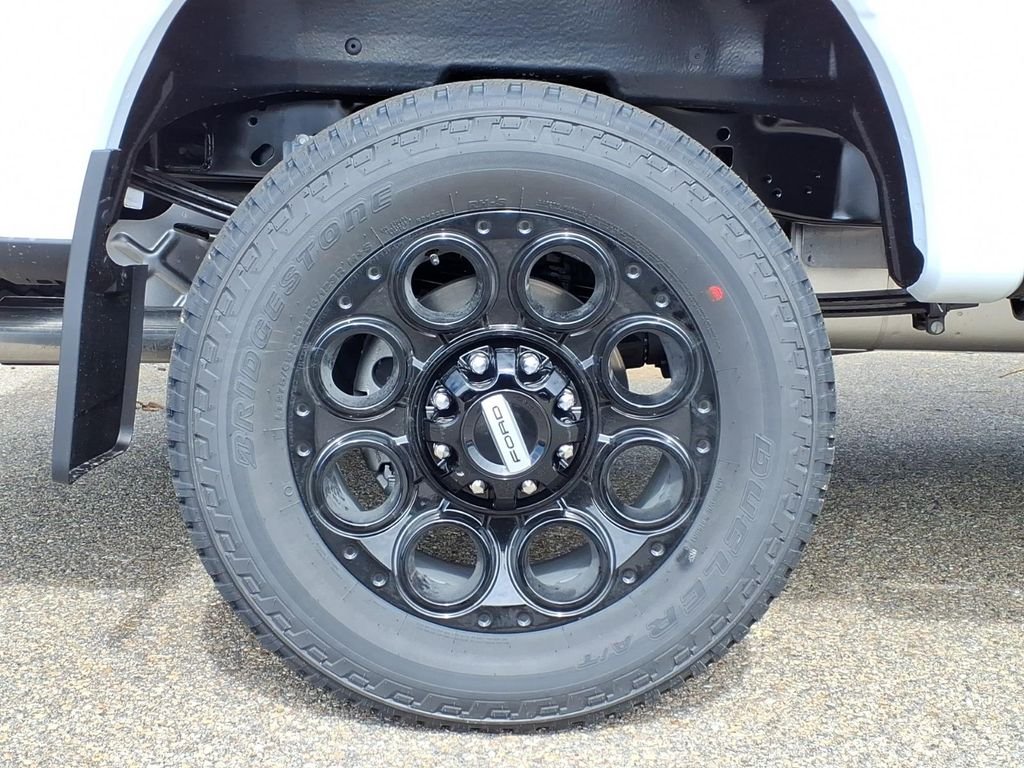 New 2026 Oxford White Ford F-250® XLT image 11