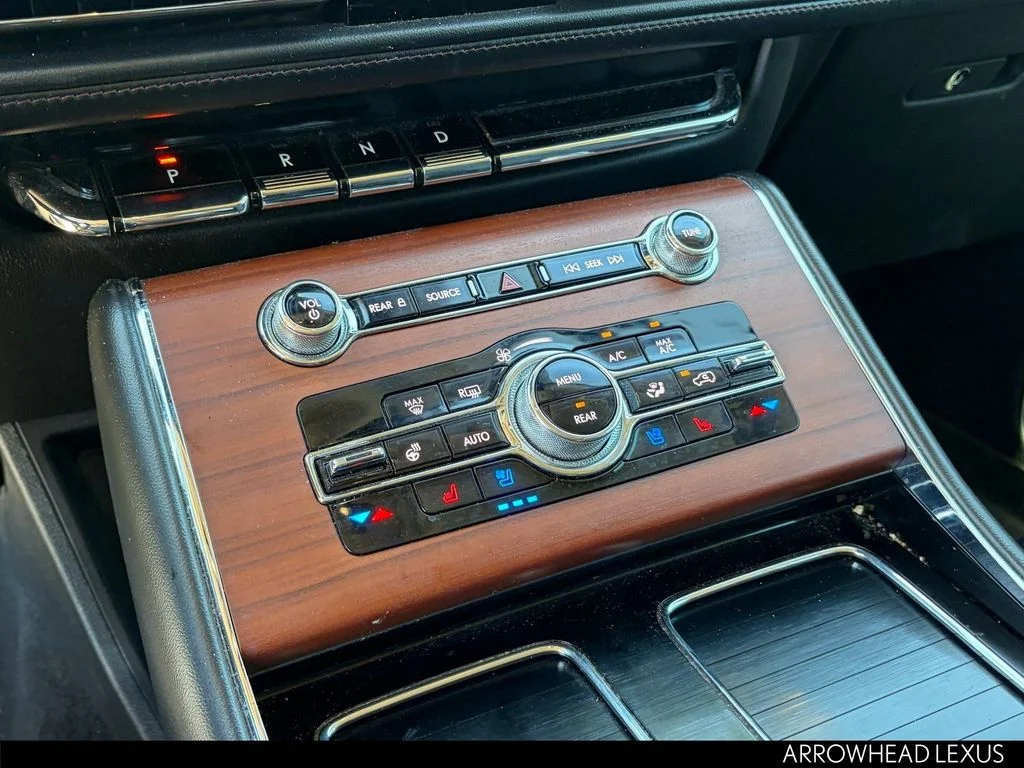 Used 2021 Black Lincoln Reserve image 24