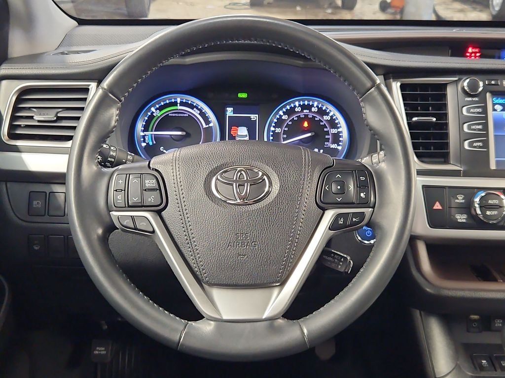 Used 2019 Silver Toyota XLE image 19