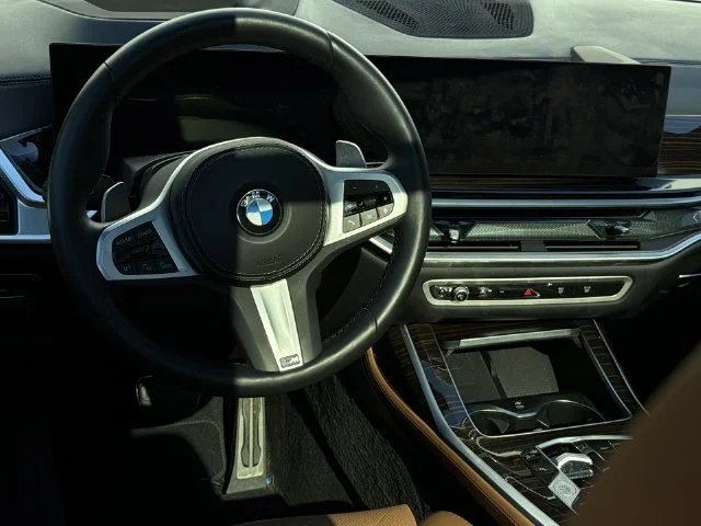 Used 2025 Black BMW xDrive40i image 13