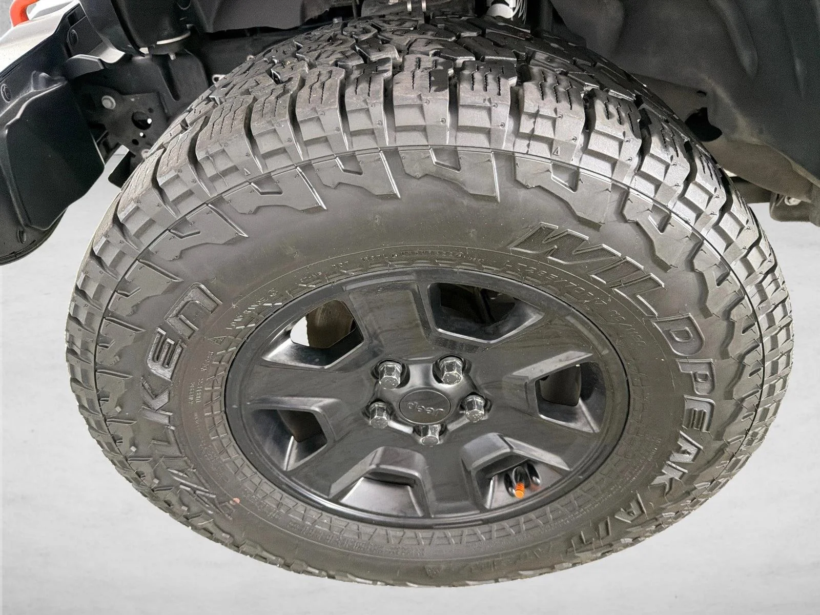 Used 2023 Gray Jeep Mojave image 12