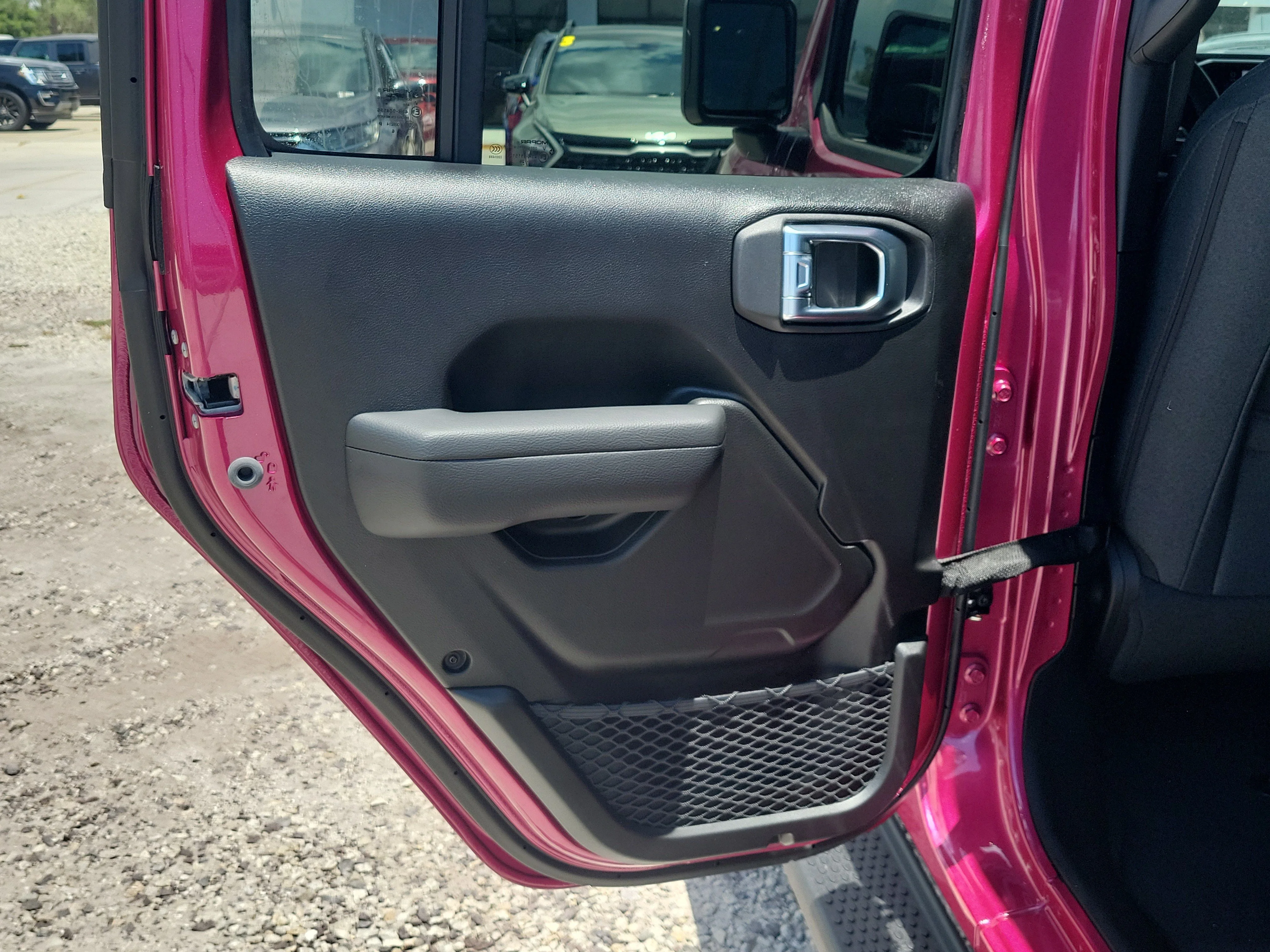 New 2026 Tuscadero Pearlcoat Jeep Sport S image 10