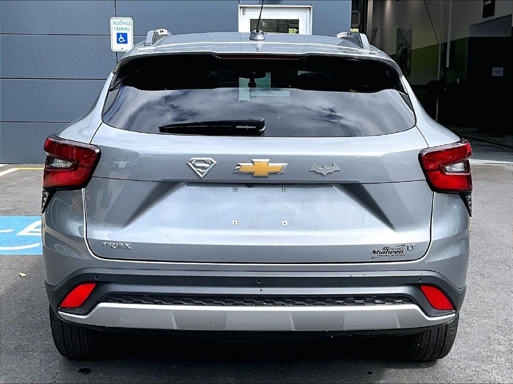 Used 2025 Gray Chevrolet LT image 5