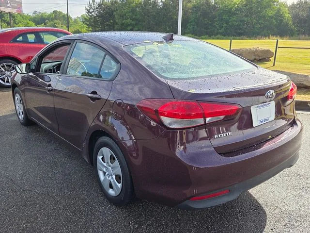 Used 2017 Red Kia LX image 10