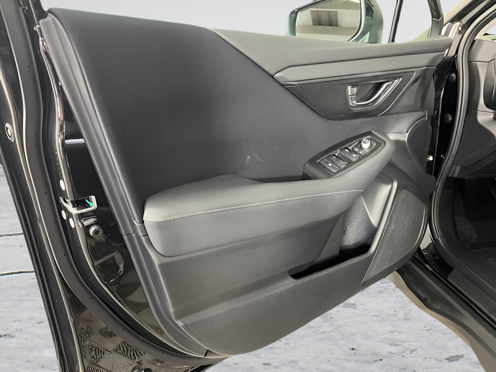 Used 2023 Crystal Black Silica Subaru Premium image 9