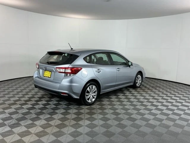 Used 2018 Silver Subaru 2.0i image 5