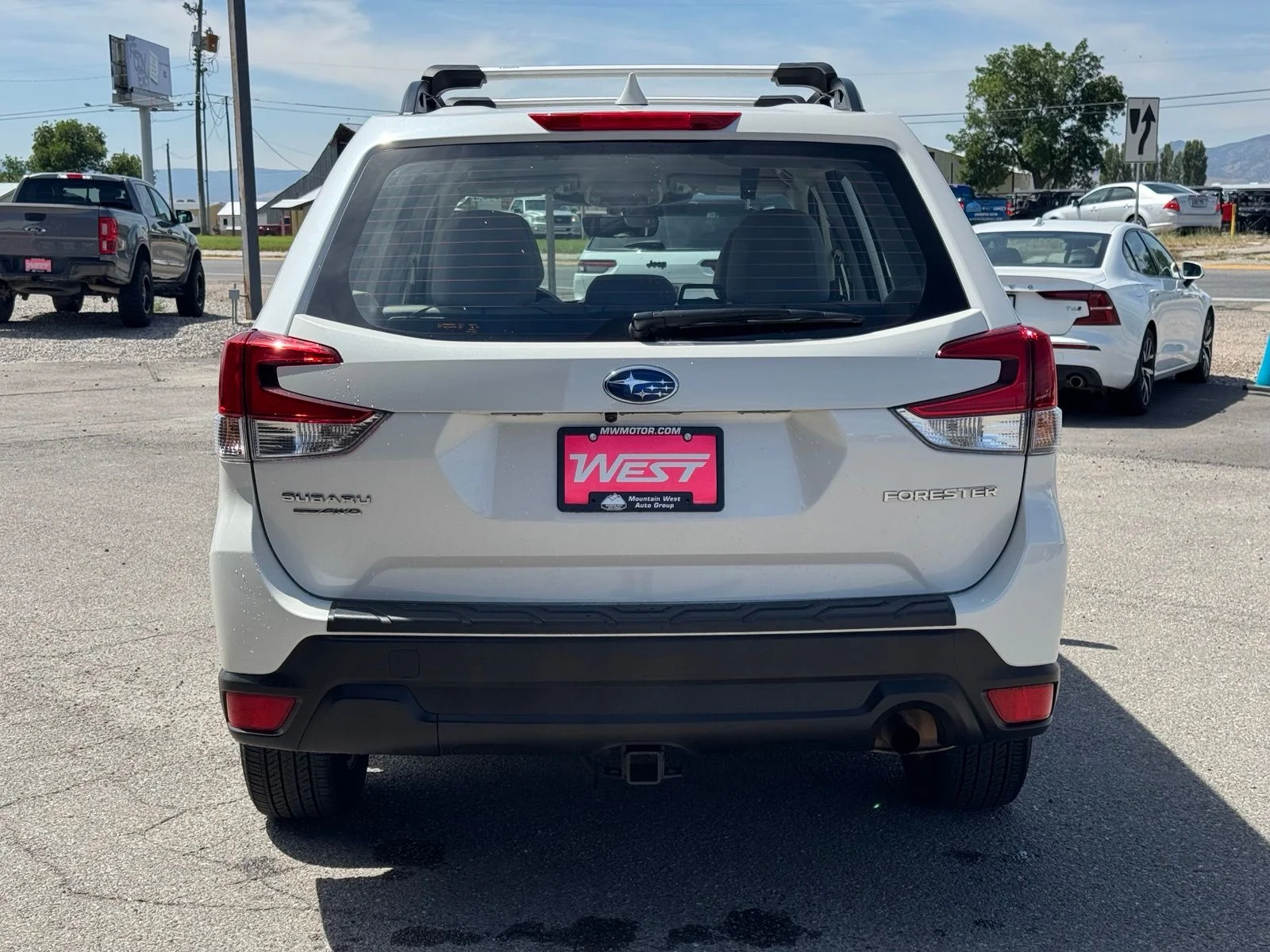 Used 2023 White Subaru Base image 7