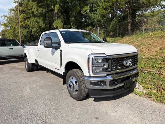 2027 Ford Super Duty F-350® Lariat®