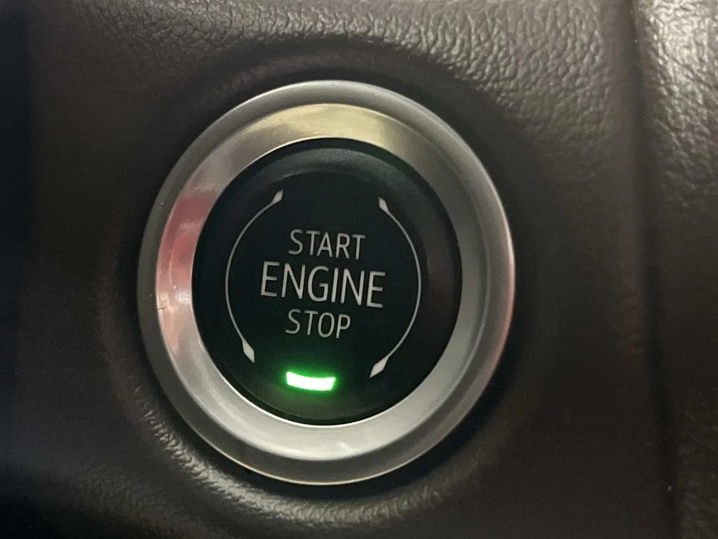Used 2024 Summit White Chevrolet Z71 image 25